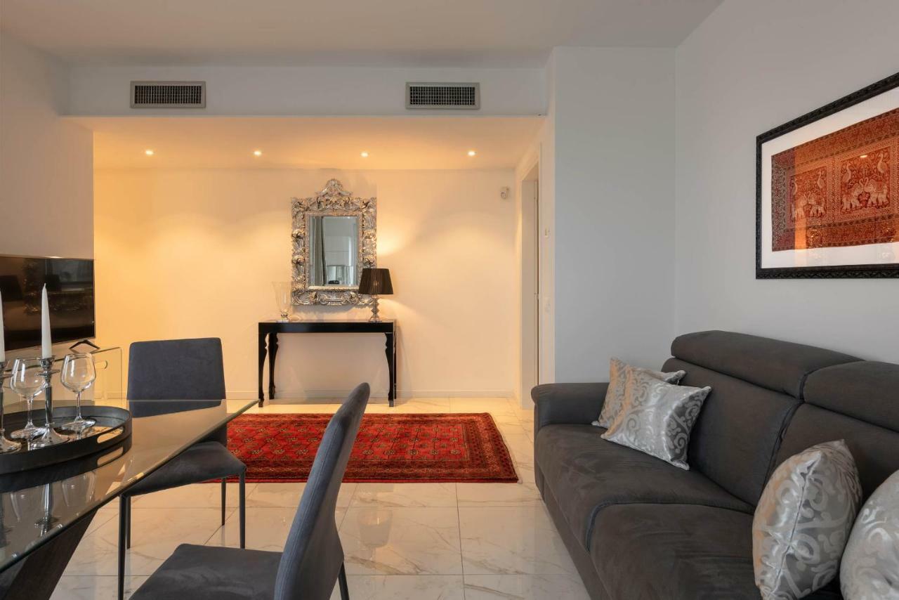 Villa Bianca Luxury Apartments Дезенцано-дель-Гарда Экстерьер фото